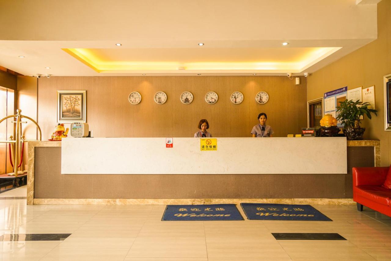 嘉美欣假日酒店广州白云机场嘉禾店 外观 照片